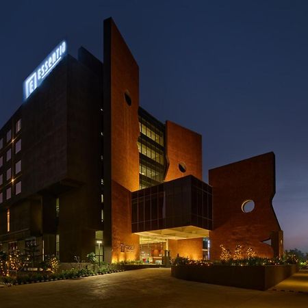Essentia Luxury Hotel Indore Eksteriør bilde