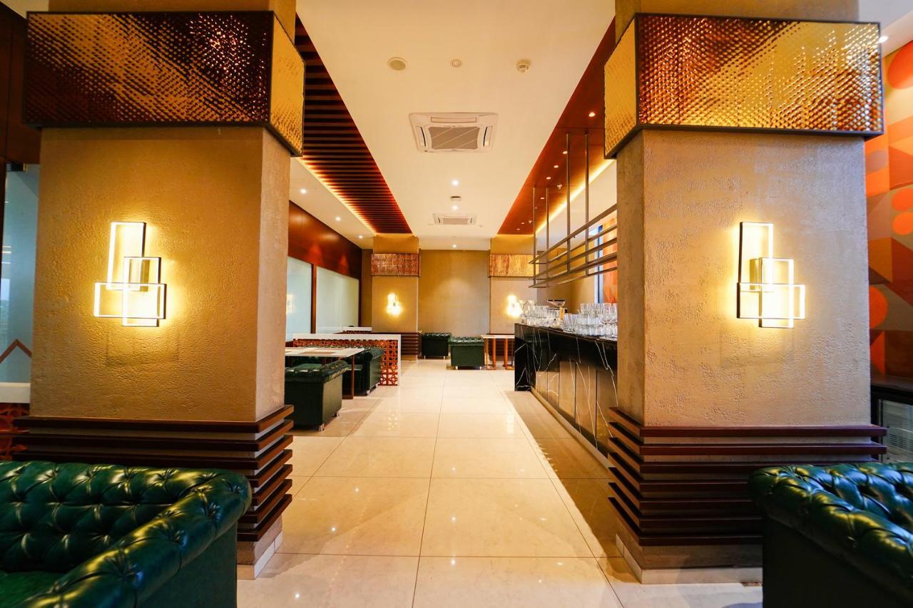 Essentia Luxury Hotel Indore Eksteriør bilde
