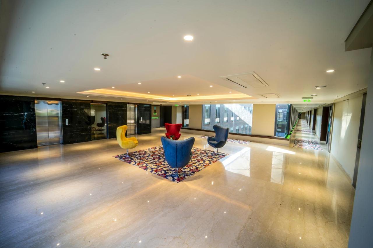 Essentia Luxury Hotel Indore Eksteriør bilde