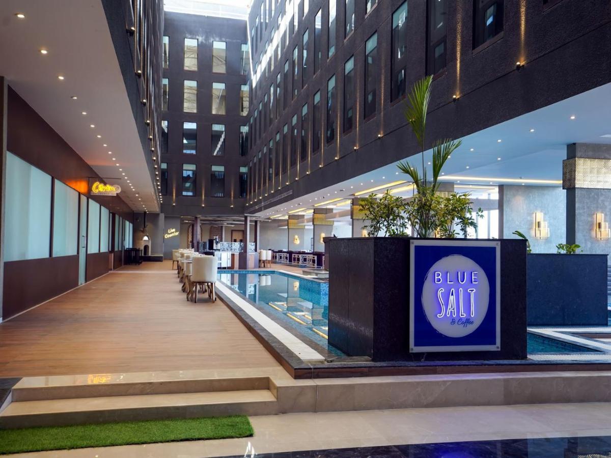 Essentia Luxury Hotel Indore Eksteriør bilde