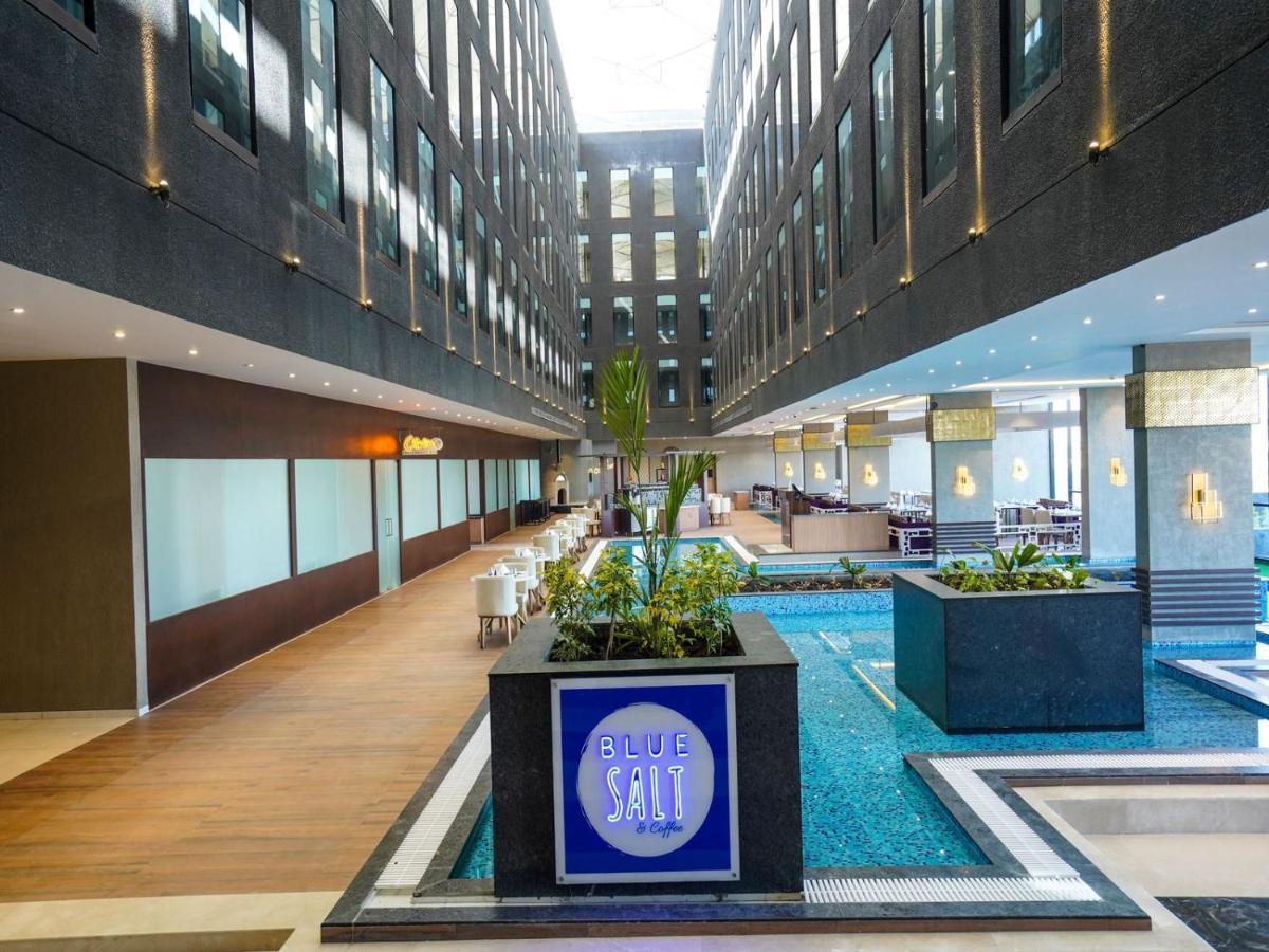 Essentia Luxury Hotel Indore Eksteriør bilde