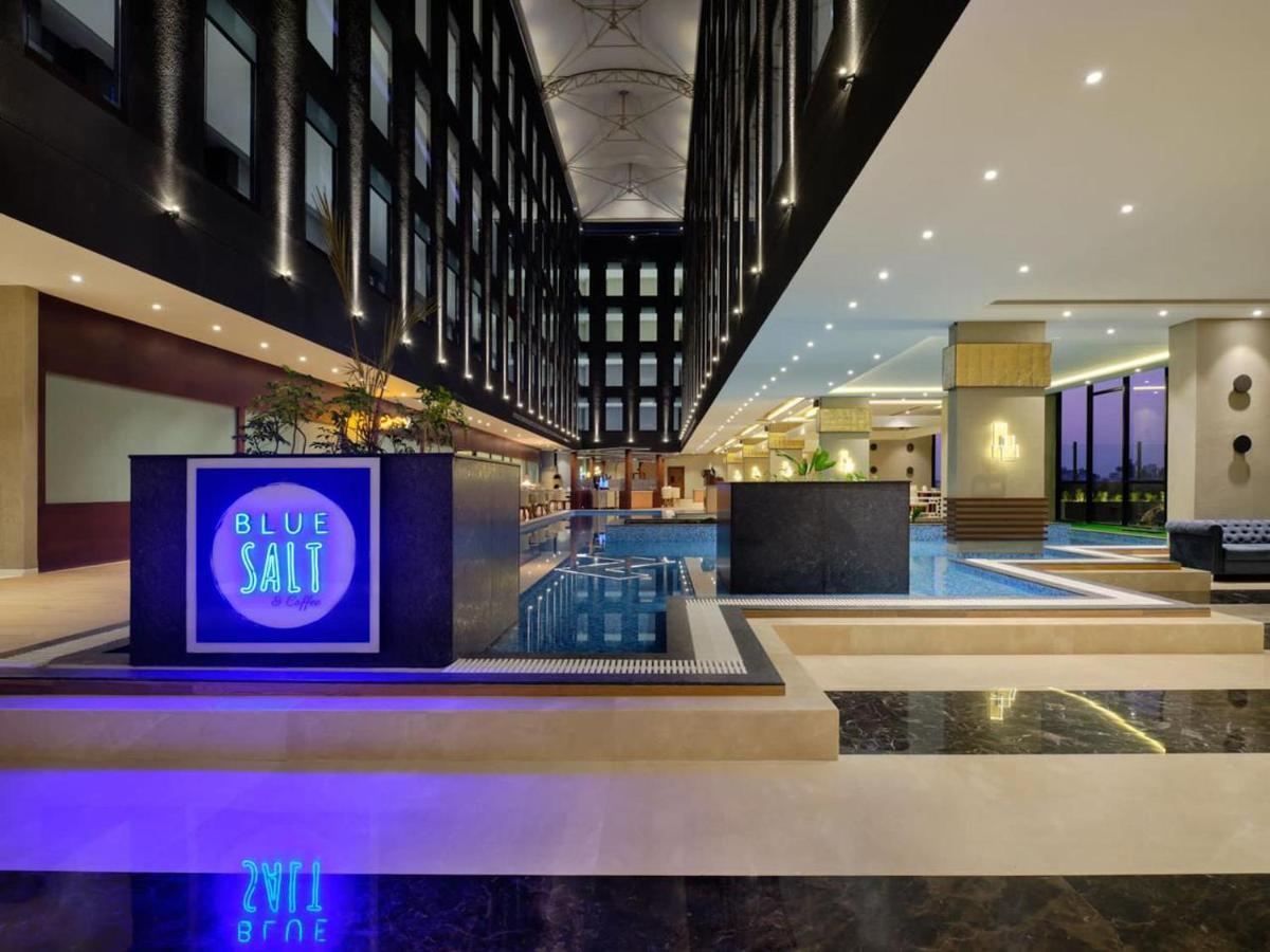 Essentia Luxury Hotel Indore Eksteriør bilde